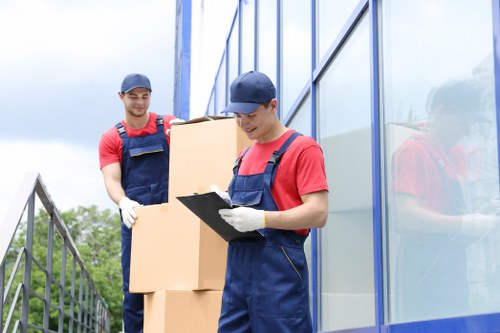 Preparation and packing checklist for a man with a van booking