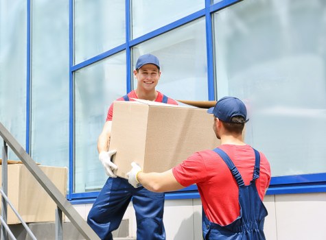 Local moving truck supporting flat and house moves in Tooting